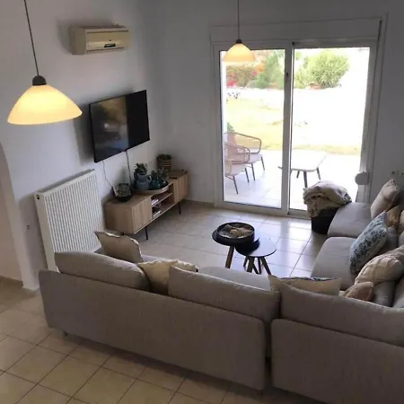 Quaint In Xirosterni With Garden Villa