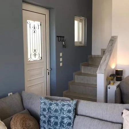 Quaint In Xirosterni With Garden Villa *
